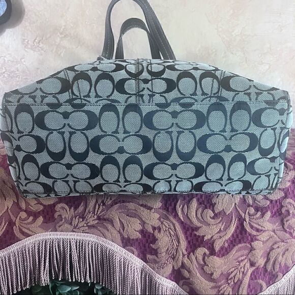 COACH HAMPTONS SIGNATURE BOOK BAG F13063 - Picture 7 of 14